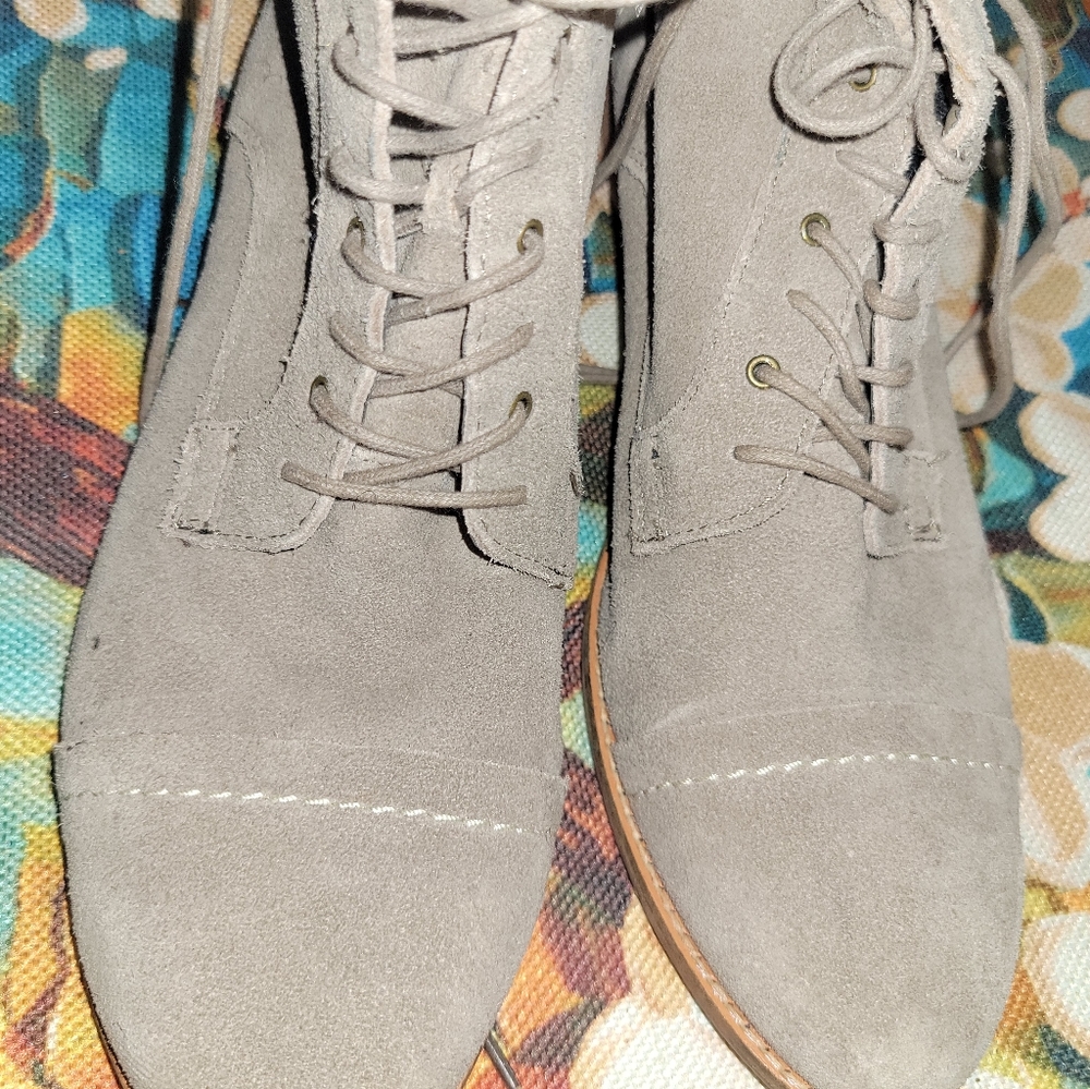 DV by Dolce Vita lace up bootie women's size 9.5